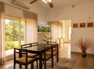 Casa · 375m² · 5 Ambientes · 2 Cocheras · Casa en Venta 5 Ambientes - Villa Pueyrredon - Parquizado y Jardin Al Frente