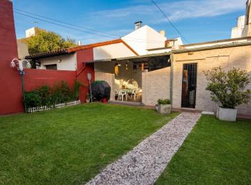 Casa · 375m² · 5 Ambientes · 2 Cocheras · Casa en Venta 5 Ambientes - Villa Pueyrredon - Caba - Parquizado y Jardin Al Frente