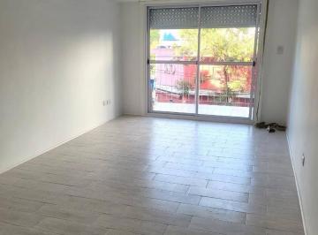 Departamento · 98m² · 4 Ambientes · Departamento en Flores