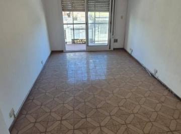 Departamento · 95m² · 4 Ambientes · Departamento en Flores