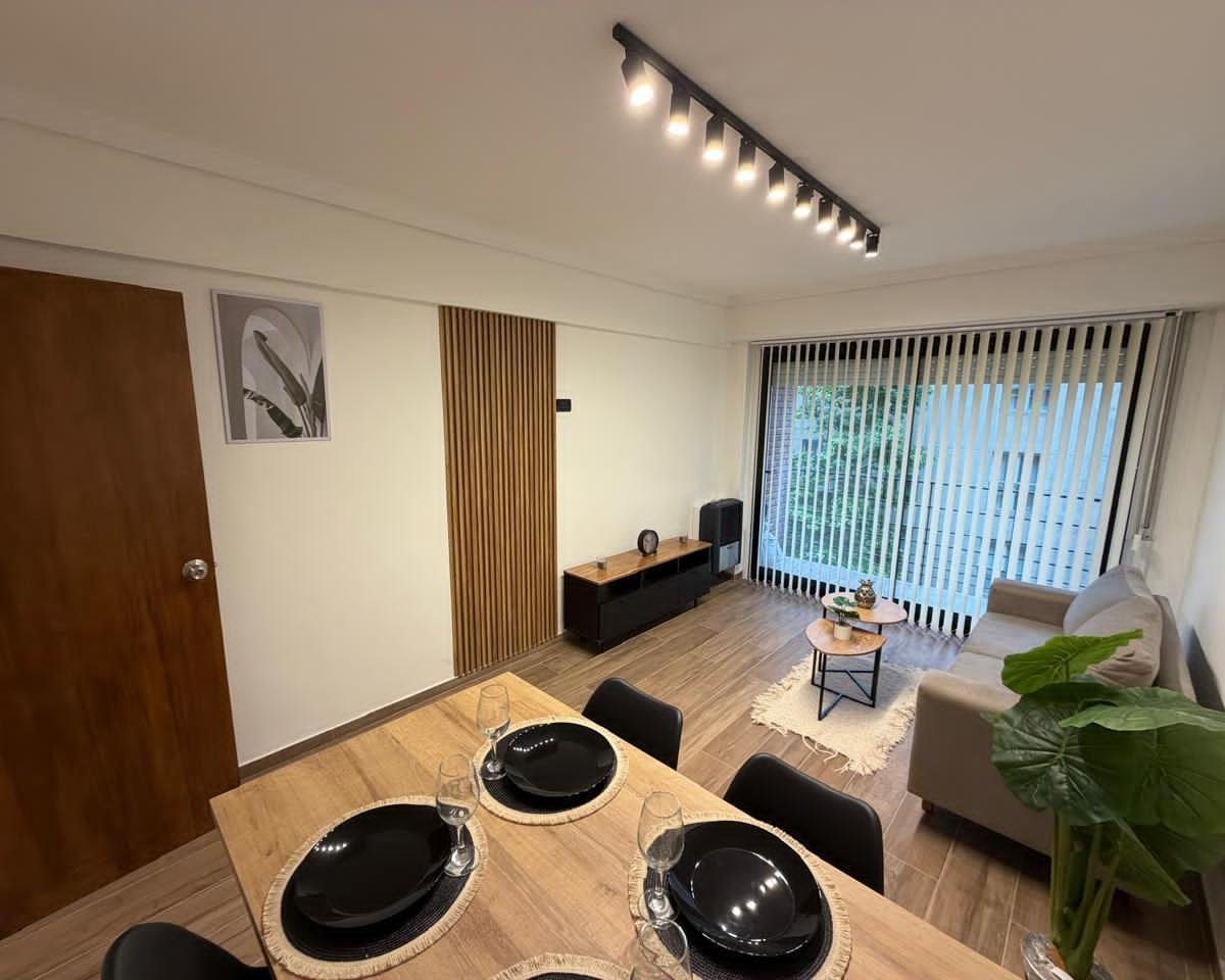 Depto 2 amb, 40m² con balcón — Centro