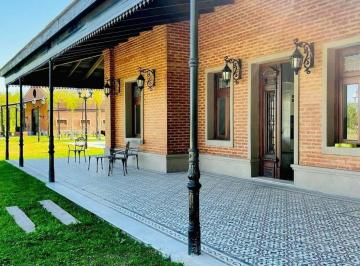 Casa · 390m² · 4 Ambientes · Casa en Venta Estancia Benquerencia Sobre Chacra de 2 Hectáreas