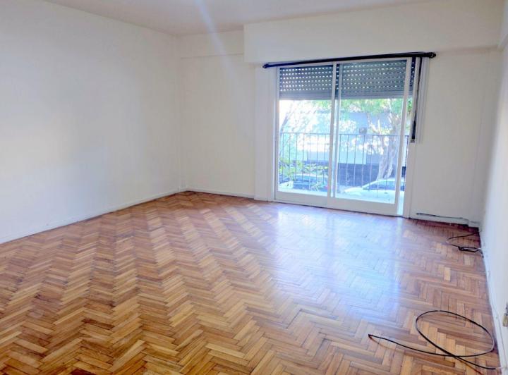 Centro Comercial Mataderos, Pasos Av J. B. alberdi 6000, 2 Amb a La Calle con Balcon, Bajas Expensas