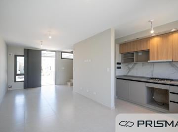 Casa · 135m² · 5 Ambientes · 2 Cocheras · Dúplex - 2 Dorm. - Docta