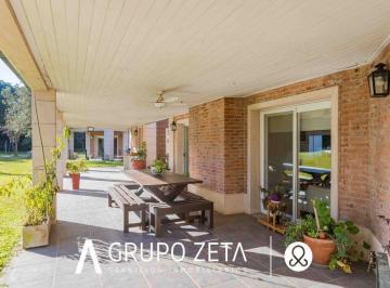 Casa · 466m² · 5 Ambientes · 3 Cocheras · Casa 6 Ambientes Venta Barrio Privado Lomas de Fatima Pileta