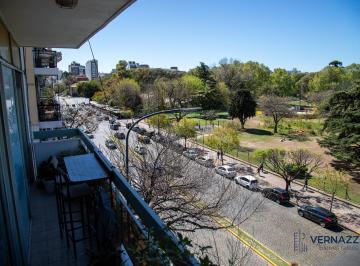 Departamento · 87m² · 4 Ambientes · 1 Cochera · Apto Credito! Cómodo y Luminoso 4 Ambientes con Vista Al Parque Centenario
