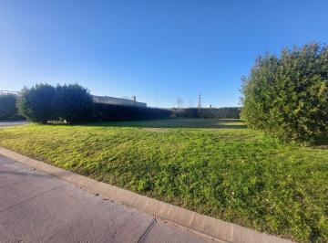 Terreno · 800m² · Terreno en Venta en Barrio Privado San Sebastian de Funes Posibilidad de Permuta