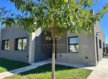 Casa · 160m² · 5 Ambientes · 3 Cocheras · Sg Casa Venta Oportunidad Pilar del Este