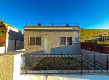 Casa · 80m² · 4 Ambientes · 1 Cochera · Alquiler Casa 3 Dorm. - Cochera y Gran Patio - Cerrito de La Victoria
