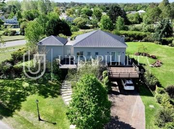 Casa · 310m² · 5 Dormitorios · 2 Cocheras · Casa en Venta en Estancias del Pilar La Pionera Pilar - Doble Lote