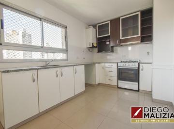 Departamento · 80m² · 4 Ambientes · 1 Cochera · Venta Departamento 4 Ambientes con Cochera y Baulera en Lomas de Zamora.