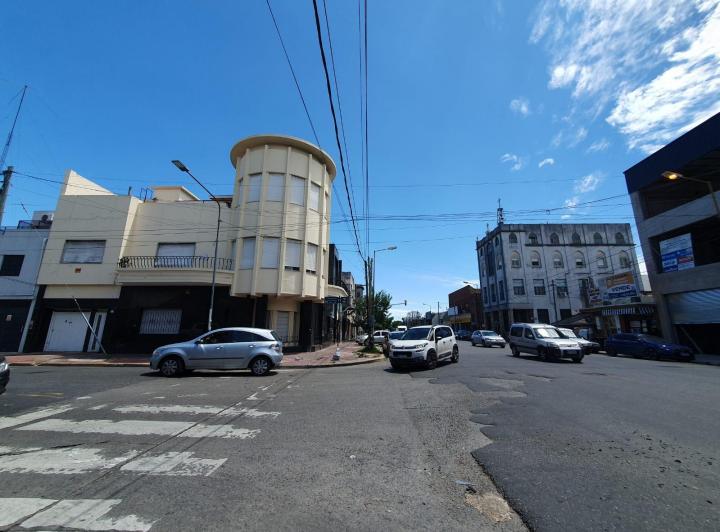 Local comercial · 150m² · 4 Ambientes · 1 Cochera