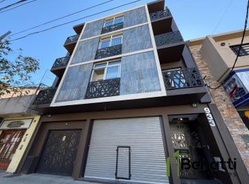 Departamento · 45m² · 2 Ambientes · Departamento Dos Ambientes Al Frente con Balcón en Alquiler