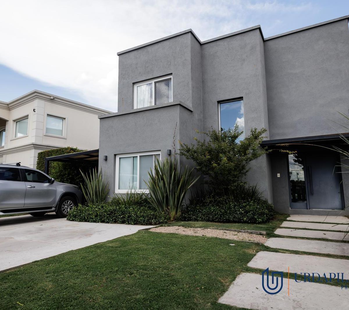 Casa en Venta con 3 Dormitorios en Ayres Plaza