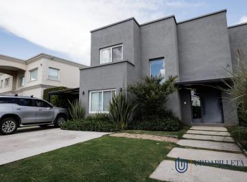Casa · 170m² · 5 Ambientes · 2 Cocheras · Casa en Venta en Ayres Plaza - Pilar