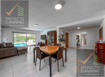 Casa · 190m² · 4 Ambientes · Casa en Venta Barrio Don Joaquin Canning