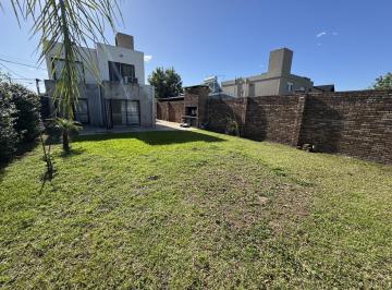 Casa · 150m² · 4 Ambientes · 1 Cochera · Casa en Ibarlucea