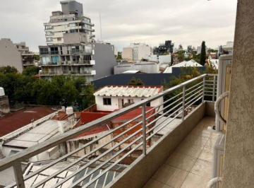 Departamento de 3 ambientes, 88m2 totales, de los cuales 76m2 son cubiertos.
Liv · Excelente Departamento de 3 Ambientes con Cochera Sobre Av Triunvirato Al 3500