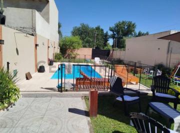 Quinta vacacional · 90m² · 1 Ambiente · 1 Cochera · Venta Casa Quinta con Pileta y Parrilla | La Reja, Moreno - Acepta Permuta