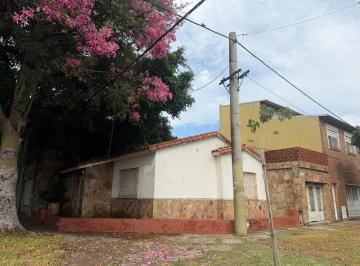 Casa · 88m² · 3 Ambientes · 1 Cochera · Casa 2 Dorm. y Garage a Reciclar