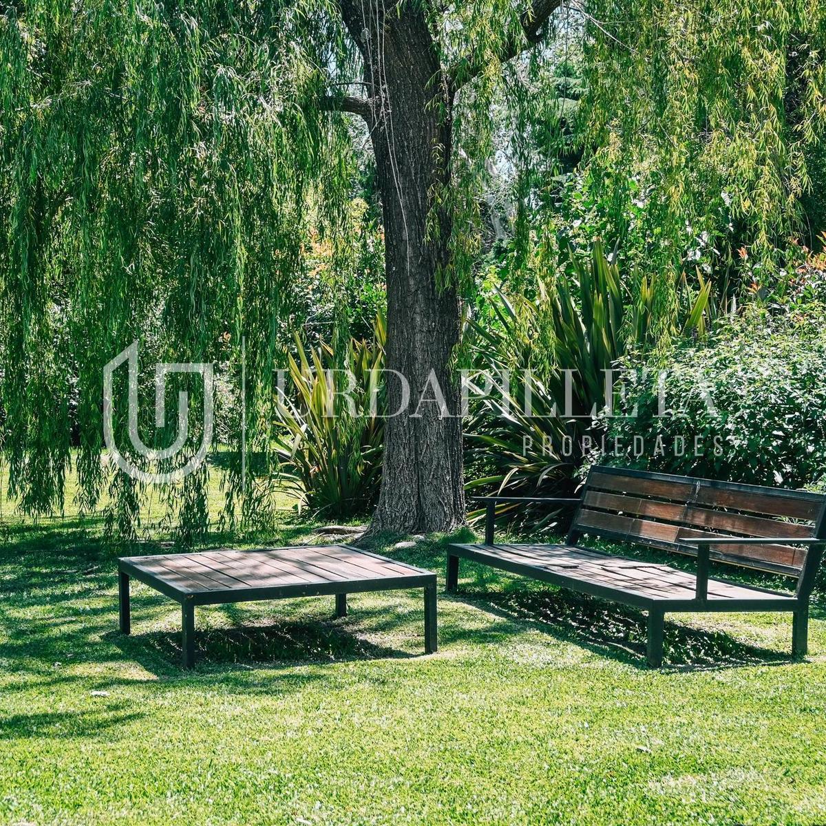 Casa  en Venta Sobre Lote Central en Ayres De Pilar