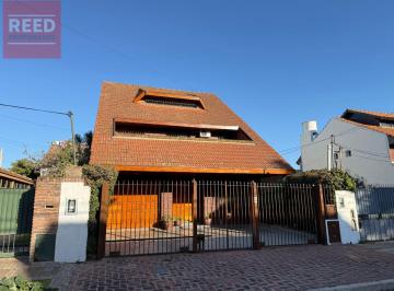 Casa · 325m² · 6 Ambientes · 3 Cocheras · Casa en Martinez