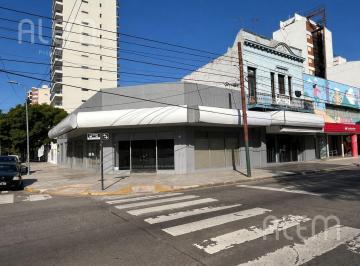 Local comercial · 324m² · Local en Lomas de Zamora