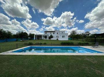 Casa · 380m² · 8 Ambientes · 2 Cocheras · Casa 4 Dorm. - Villa Allende Golf - Altos del Golf, Barrio Privado. Se Vende con Renta.