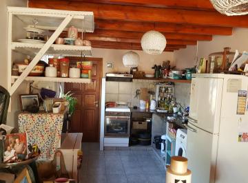 Casa · 120m² · 4 Ambientes · 1 Cochera · Casa de Dos Plantas en Venta en Barrio Las Victorias