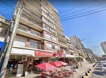Departamento · 131m² · 4 Ambientes · 1 Cochera · 4 Amb con Cochera y Baulera a m de La Avda y del Fcgr - Actualmente Alquilado.