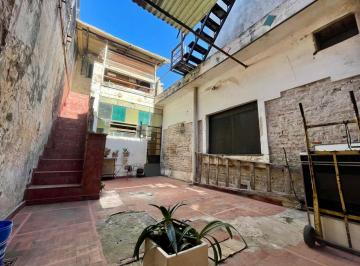 Casa · 172m² · 9 Ambientes · Venta - Casa de Pasillo No PH 3 Dorm., 2 Plantas, Patio y Terraza - Barrio Pichincha