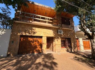 Casa · 125m² · 3 Ambientes · 1 Cochera · *crédito* Munro Hermosa Casa S/lote de 173 m C/jardín