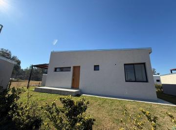 Casa · 73m² · 3 Ambientes · 2 Cocheras · Casa en Barrio Privado Quiloazas