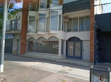 Local comercial · 595m² · 4 Ambientes · Local en Ayacucho Al 5700