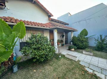 Departamento · 139m² · 6 Ambientes · Excelente Casa Multifamiliar en Venta - San Andres