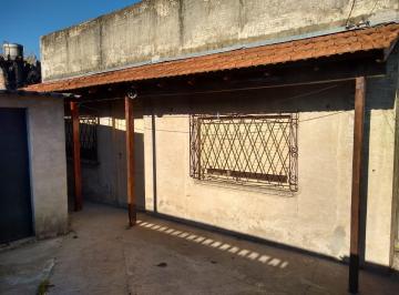 PH · 90m² · 3 Ambientes · PH Fondo en Alquiler 3 Amb con Patio en Jose Leon Suarez