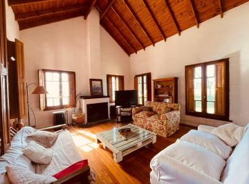 Casa · 230m² · 4 Ambientes · Casa en Venta en Chacras de Murray/la Legua - Urdapilleta Propiedades