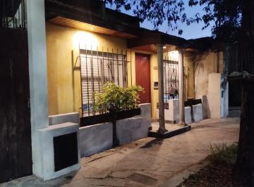 Casa · 95m² · 5 Ambientes · Casa en Alquiler - 4 Dorm. 1 Baño - Florencio Varela