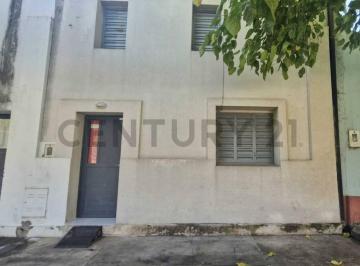 Casa · 71m² · 3 Ambientes · Venta PH en B° Villa Rosas
