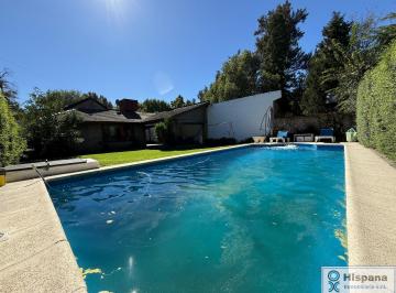 Casa · 131m² · 5 Ambientes · 1 Cochera · Casa en Venta con Pileta, Calle La Fontaine, Barrio Los Jazmines, del Viso, Pilar