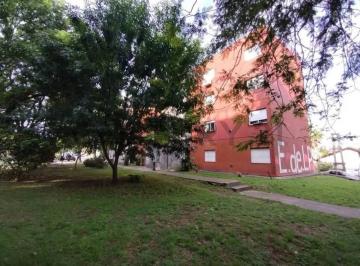 Departamento · 80m² · 4 Ambientes · 80 Entre 10 y 11 - Departamento de 3 Dorm. en Venta