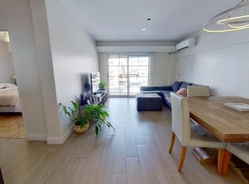Departamento · 69m² · 3 Ambientes · Depto 3 Amb 76 m² Reciclado Frente Luminoso Balcón Corrido