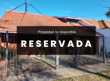 Casa · 200m² · 4 Ambientes · 1 Cochera · Casa en Alquiler