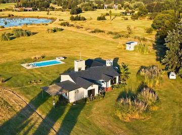 Campo · 100m² · 5 Ambientes · Campo en Estancia Benquerencia
