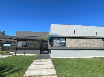 Casa · 175m² · 5 Ambientes · 2 Cocheras · Casa en Alquiler en San Sebastian - Area 11, San Sebastian, Escobar