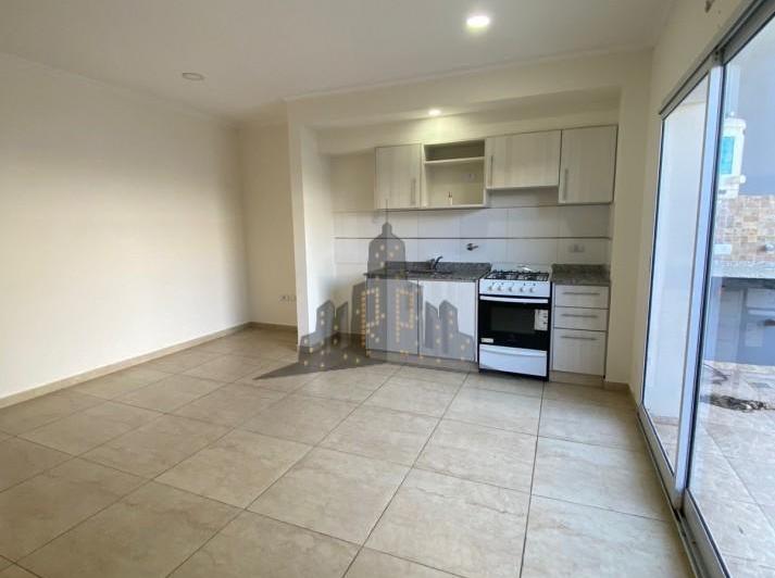 Alquiler - Departamento Dos Ambientes - Doble Patio - Caseros Norte