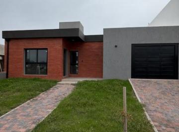Casa · 90m² · 3 Ambientes · 1 Cochera · Se Alquila Duplex en Rincones de Manantiales