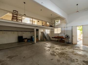 Bodega-Galpón · 292m² · 6 Ambientes · 8 Cocheras · Interesante Propiedad por Su Funcionalidad de Vivienda, Depósito y Local en V. Adelina, San Isidro.
