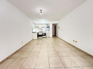 Departamento · 37m² · 1 Ambiente · Venta - Monoambiente Divisible con Patio - Centro