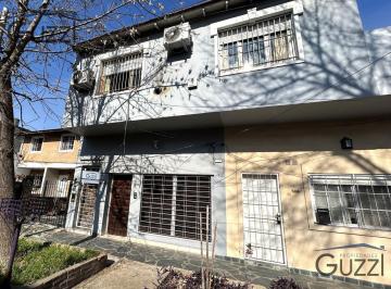 PH · 71m² · 3 Ambientes · 1 Cochera · Venta de PH 3 Ambientes con Terraza Propia y Cochera Fija en Carapachay